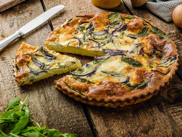 Quiche with bryndza cheese and spinach
